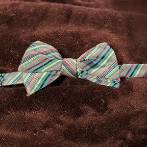 Boys adjustable polyester bow tie turquoise striped size 14 1/2 to 15 1/2 neck